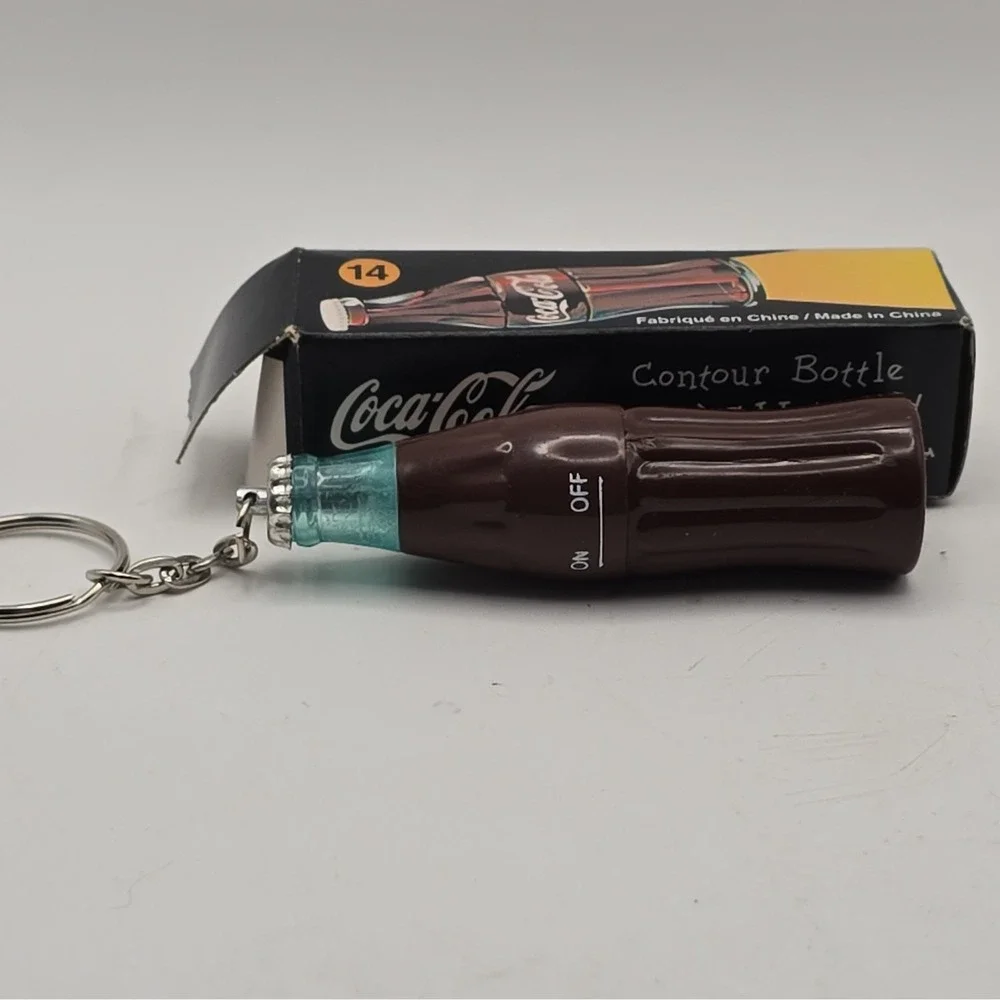 Coca-Cola Contour Bottle Keychain Flashlight Soda Theme w/ Box Made in China